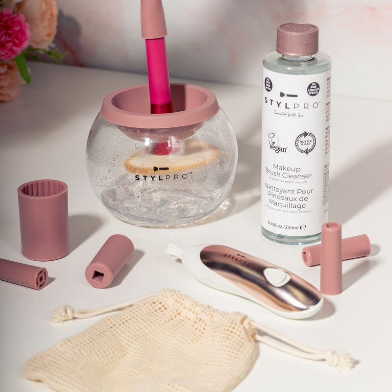 Brush cleansing gift set